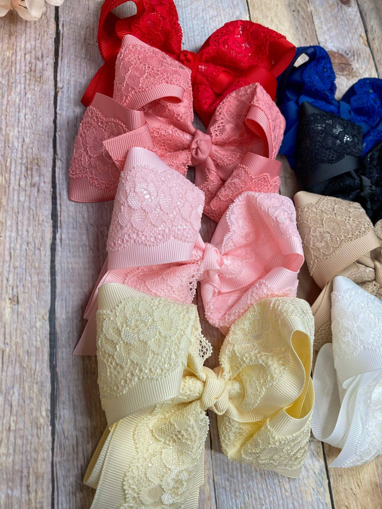 The Hair Bow Company - 4.5" Chantilly Lace Classic Hair Bow | Clip or Headband