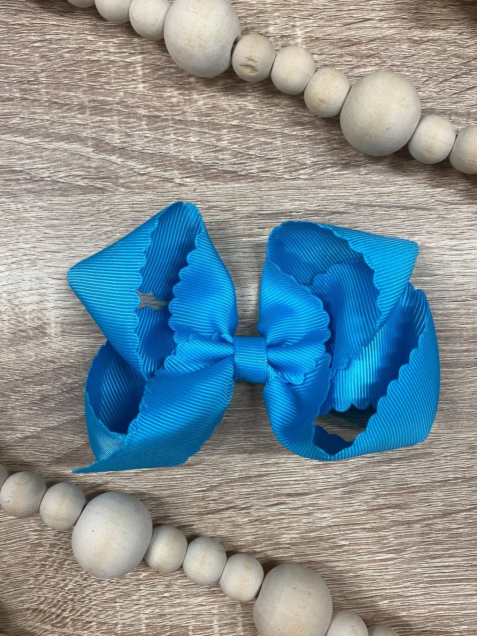 The Hair Bow Company - 4.5" Classic Scalloped Hair Bow | Clip or Headband