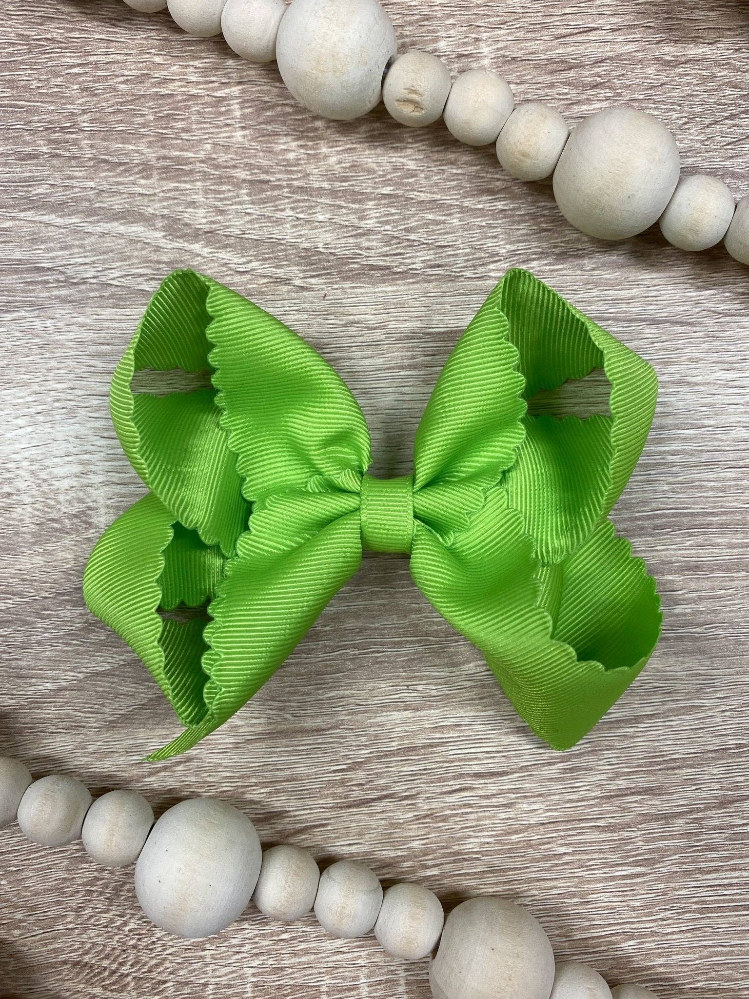 The Hair Bow Company - 4.5" Classic Scalloped Hair Bow | Clip or Headband