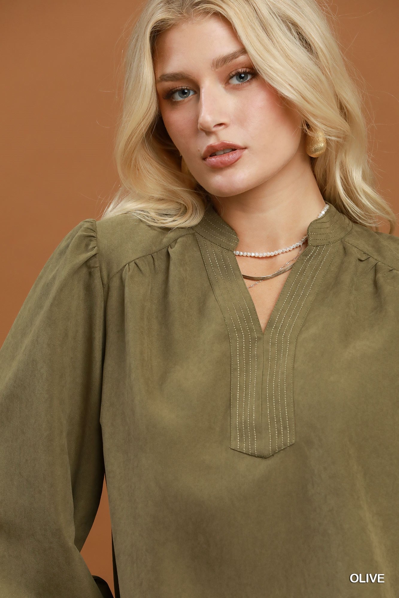 Solid Long sleeves Top with Contrast with Details
