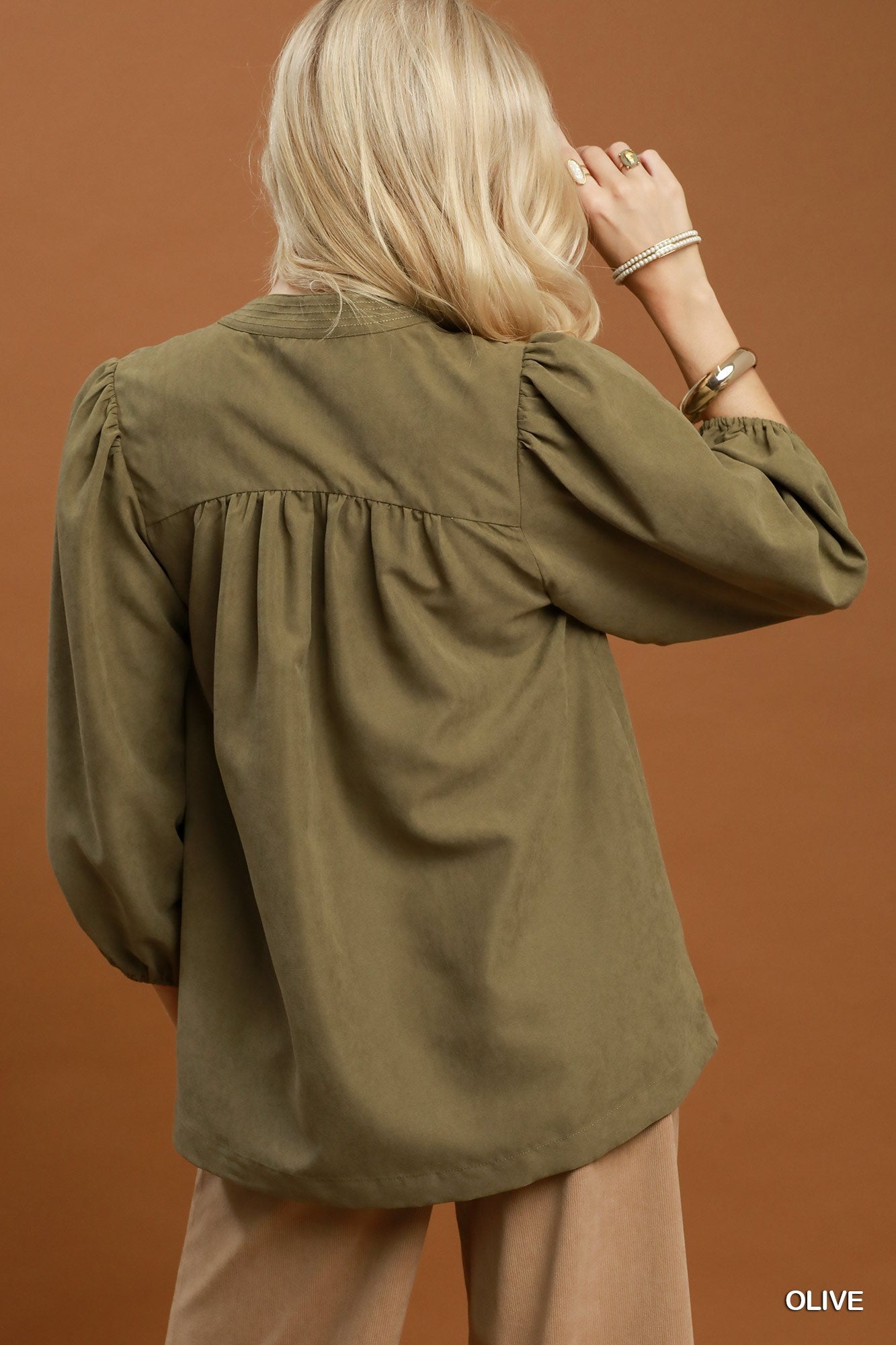 Solid Long sleeves Top with Contrast with Details