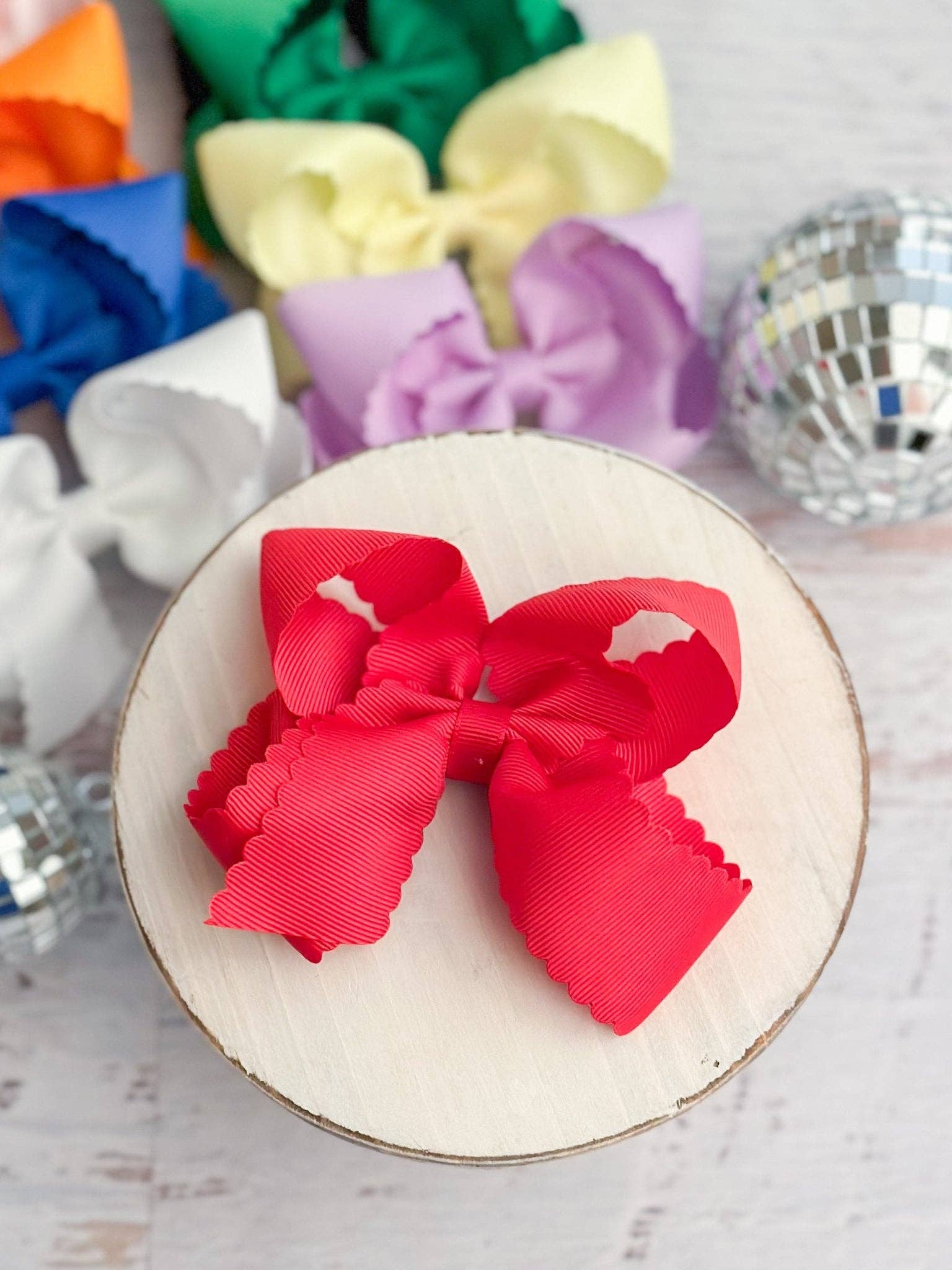 The Hair Bow Company - 4.5" Classic Scalloped Hair Bow | Clip or Headband