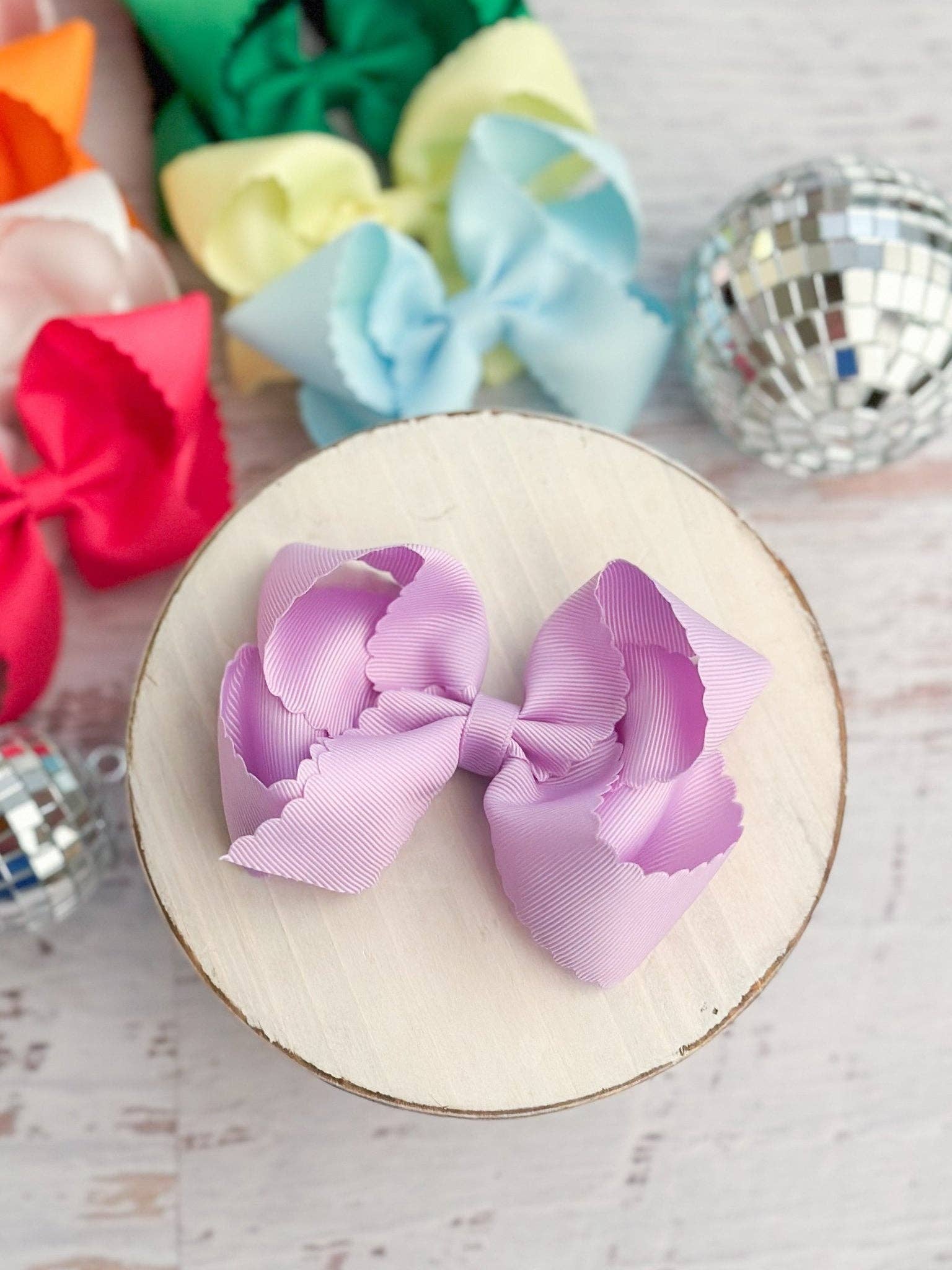 The Hair Bow Company - 4.5" Classic Scalloped Hair Bow | Clip or Headband