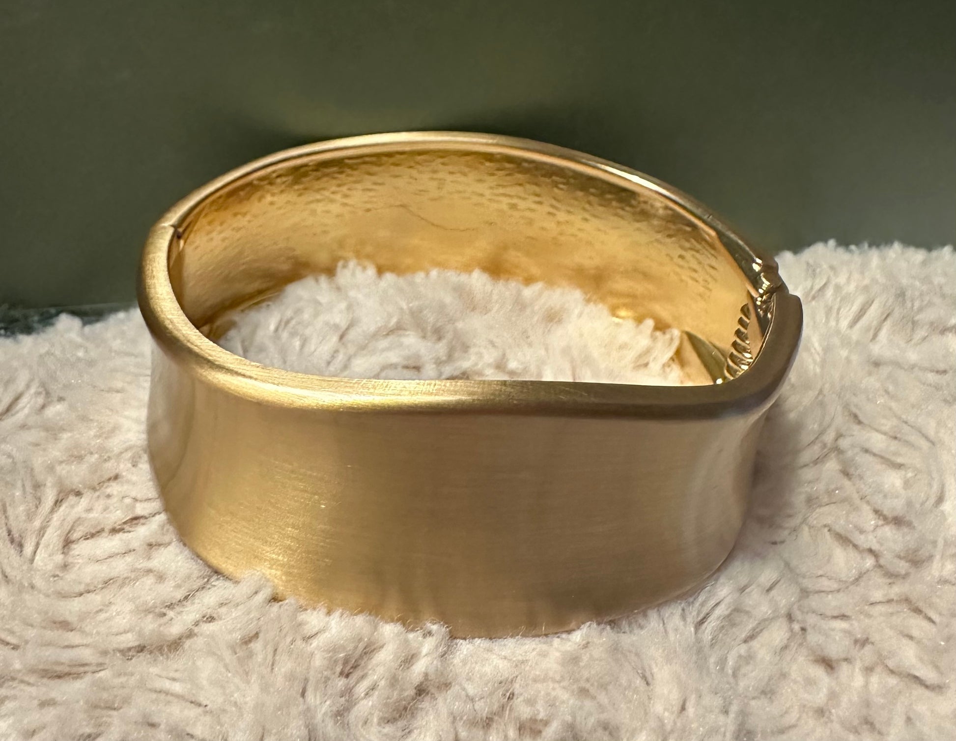 Gold Bangle Hinge Bracelet - Wave