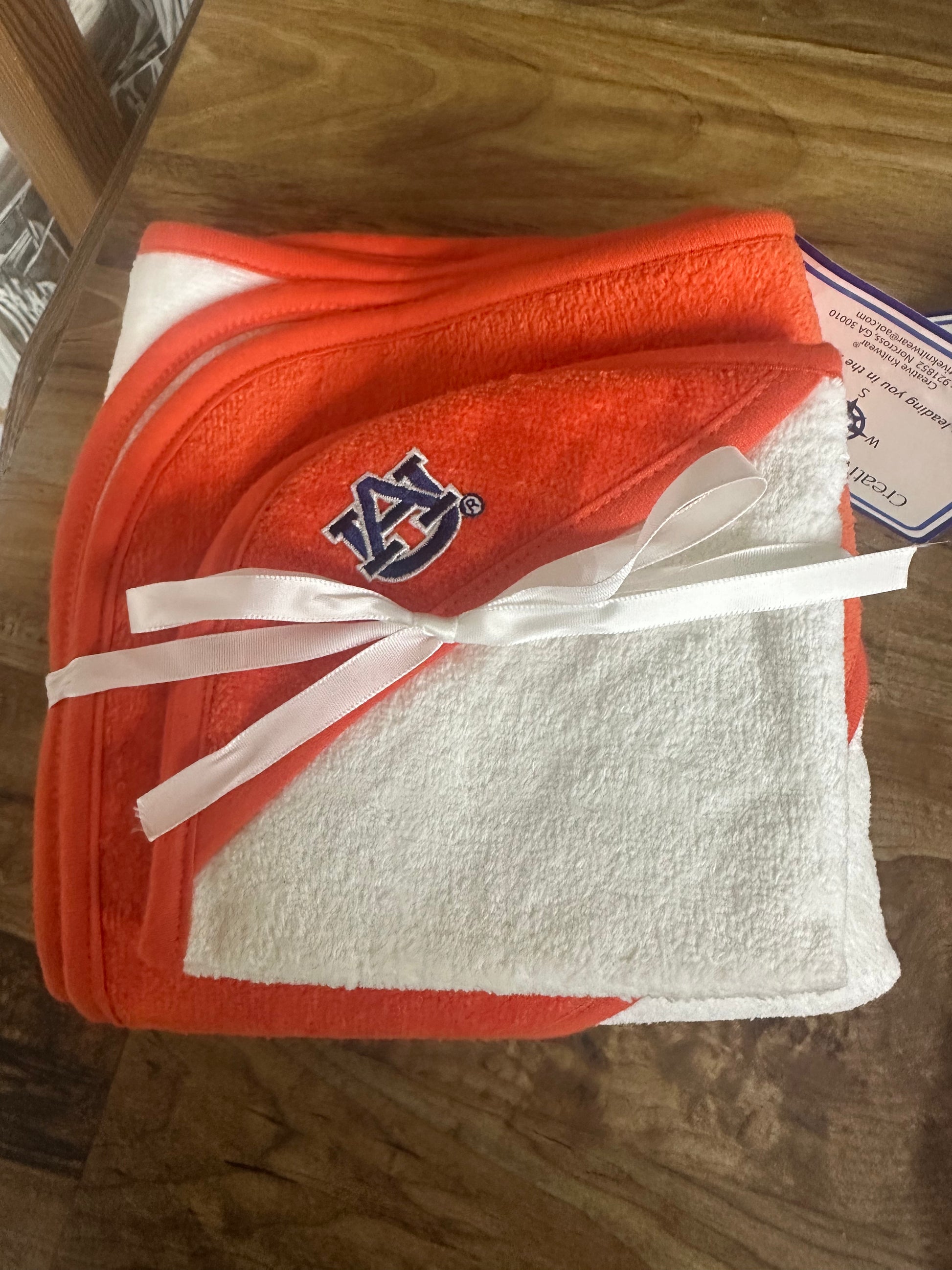 Auburn Hooded Towel and Wash Cloth