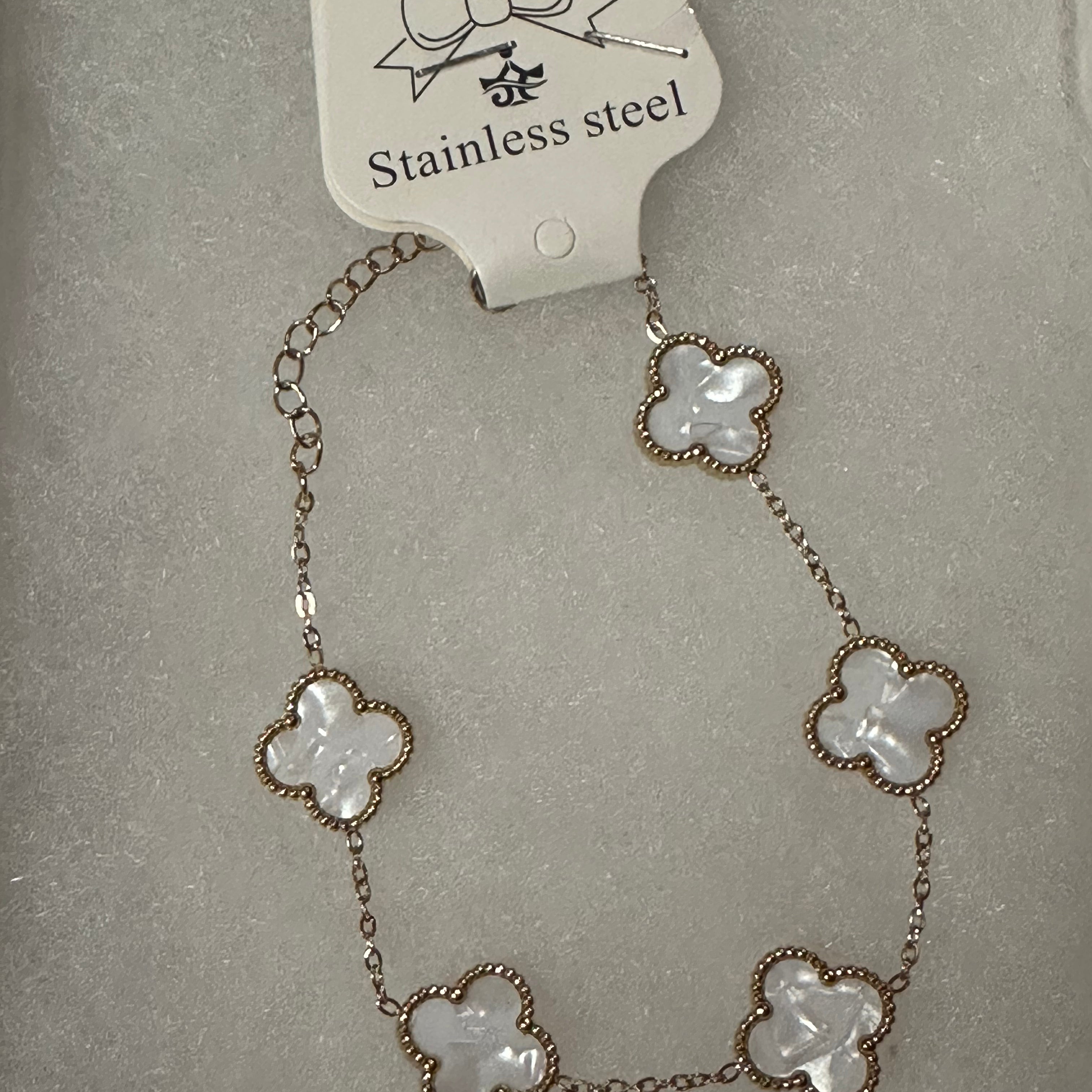 Clover Bracelet in Gold