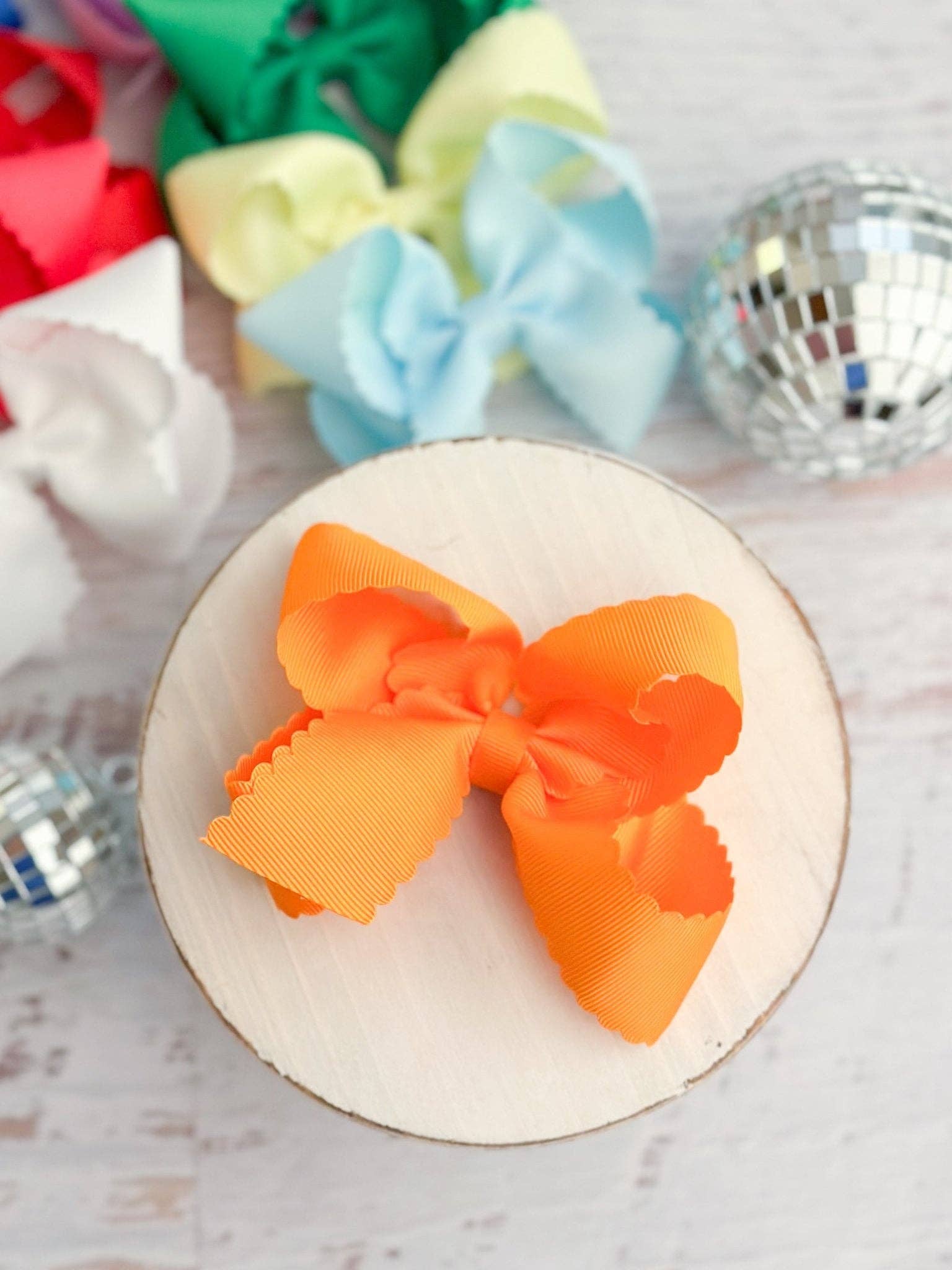 The Hair Bow Company - 4.5" Classic Scalloped Hair Bow | Clip or Headband