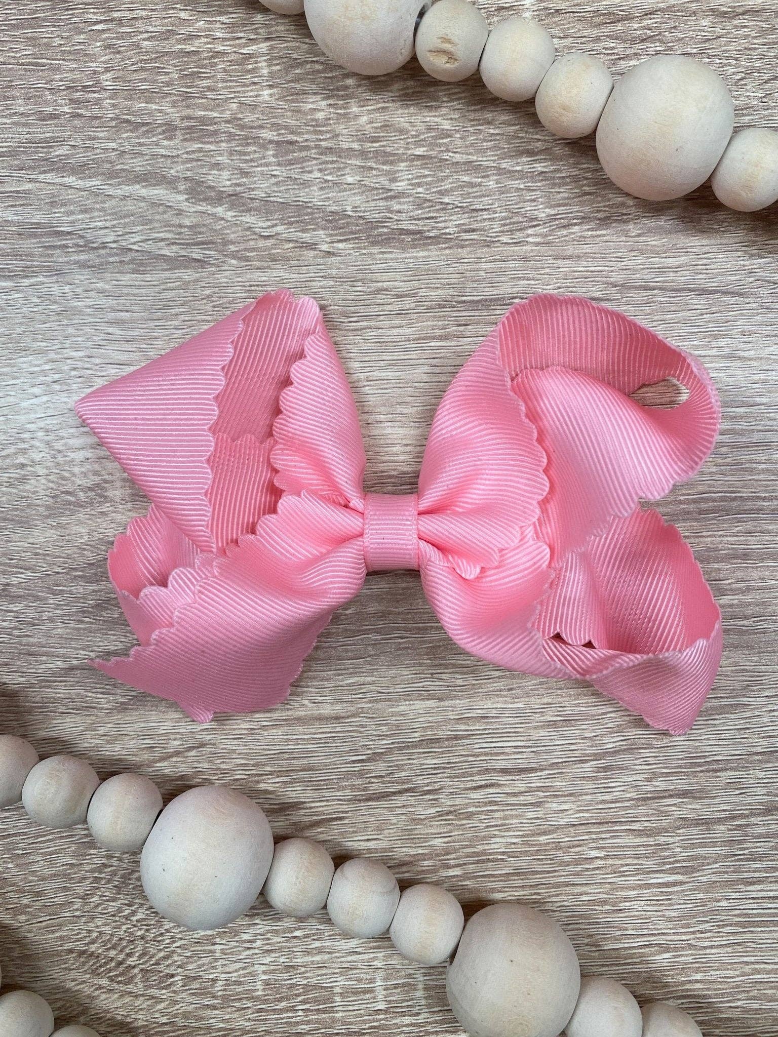 The Hair Bow Company - 4.5" Classic Scalloped Hair Bow | Clip or Headband