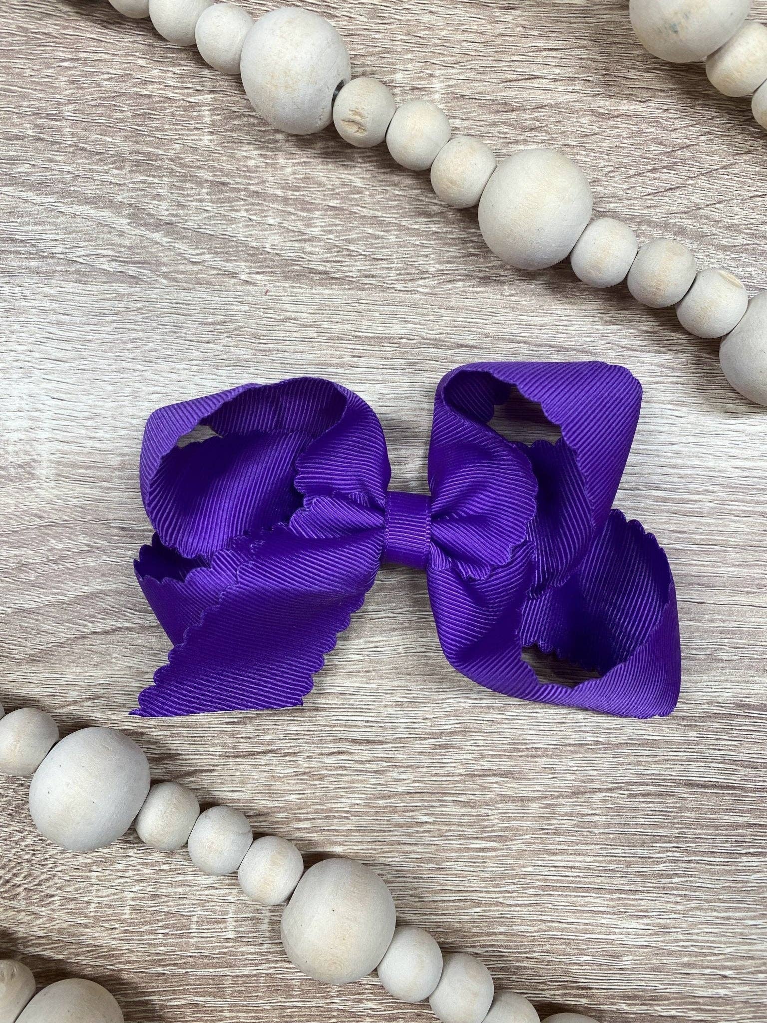 The Hair Bow Company - 4.5" Classic Scalloped Hair Bow | Clip or Headband