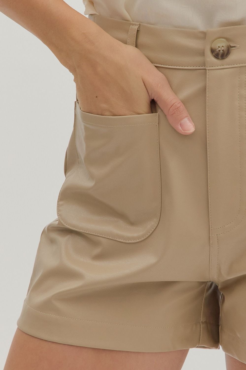Solid Lightweight Short